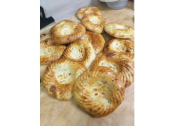 Горячие лепёшки из тандыра